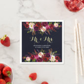 Burgund Marine Rustic Floral Mr. und Mrs. Wedding Serviette (Beispiel)