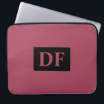 Burgund Mit Monogramm Laptopschutzhülle<br><div class="desc">Dieses Accessoire enthält Bordeaux und ein personalisiertes Monogramm,  das dem Gerät eine Touch Eleganz verleiht. Machen Sie eine Aussage und behielt Sie Ihren Laptop in schönem Zustand mit diesem mit Monogramm Cover.</div>
