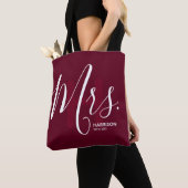 Burgund Mit Monogramm Typografie Mrs. Tasche (Von Nahem)