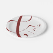 Burgund moderne minimalistische Paare Monogramm Pappteller (Schrägansicht)