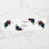 Burgund & Navy Blume Rustikale Holzhochzeit Wasserflaschenetikett (Einzelnes Label)