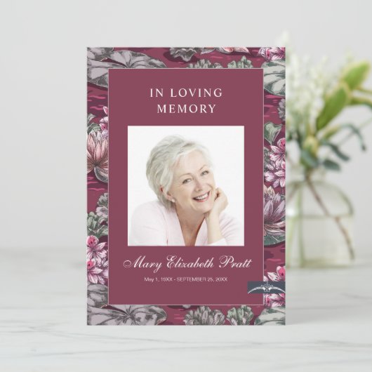 Burgund Red Floral 3 Foto Beerdigung Programm (Stehend Vorderseite)