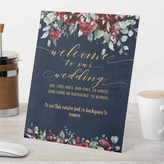 Burgund Red Peony & Gold Extravagant Schriftart Ca Sockelschild (In Situ)