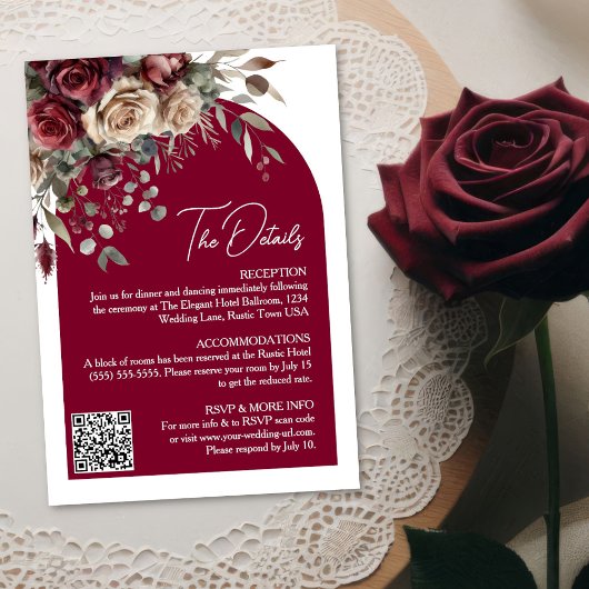 Burgund-Rose-Arch-QR-Code Hochzeitdetails Begleitkarte