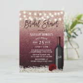 Burgund Rote Rose Gold Weinflaschen Brautparty Einladung (Stehend Vorderseite)