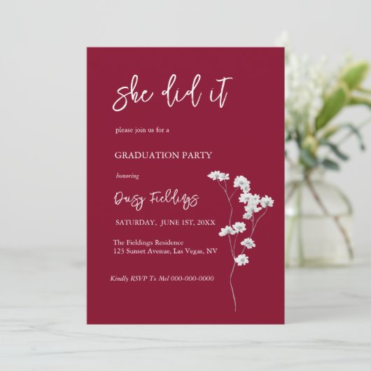 Burgund sie tat es Abschluss Foto Einladung (Stehend Vorderseite)