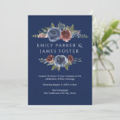 Burgund und Navy Blue Blush Floral Rustic Wedding Einladung (Stehend Vorderseite)