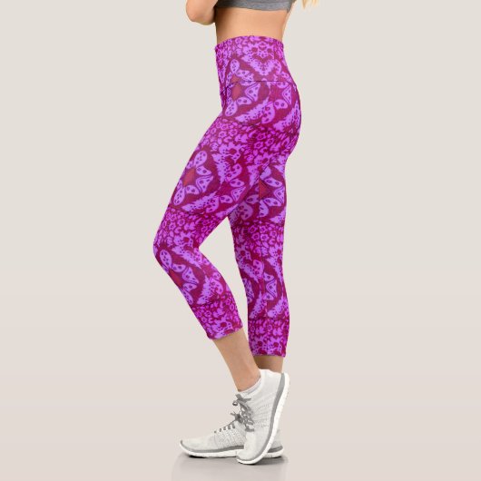 Burgund und Rosa Capri Leggings (Links)
