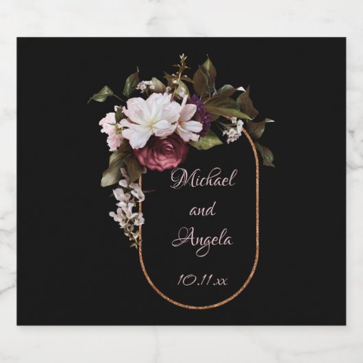 Burgund und Rosa Rosa Florals auf Schwarz Alkoholflaschenetikett (Einzelnes Label)