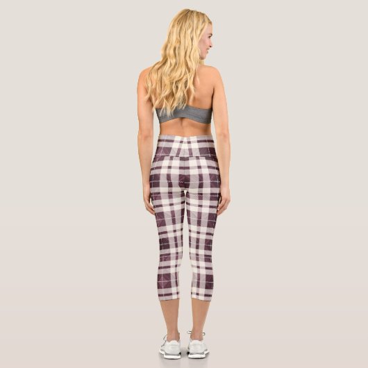 Burgund und Weiß Kariertes Muster mit grauen Akzen Capri Leggings (Rückseite)