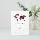 Burgund-Weltkarte | Elegante Reise Save the Date Ankündigungspostkarte (Stehend Vorderseite)