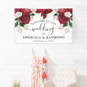 Burgund & White Floral Elegante Hochzeit Willkomme Banner (Insitu)