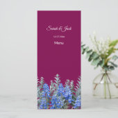 Burgund Winter Wedding mit Bluebonnet Menükarte (Stehend Vorderseite)