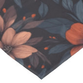Burgunder Blumendesign blühende Blumen Tischdecke (Schrägansicht)