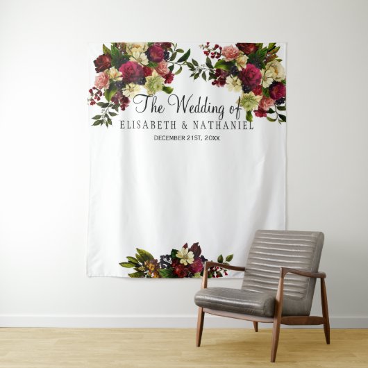 Burgunder blumengeschmückter Hochzeitsstand im Fot Wandteppich (Beispiel)