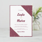 Burgunder Goldherz Glitzer Hochzeit Einladung (Stehend Vorderseite)