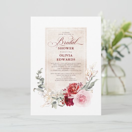 Burgunder Rot und Rosa Blume Brautparty Einladung (Stehend Vorderseite)