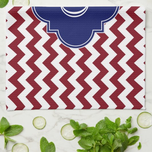 Burgunder Wein, weißes Zickzack Zig-Zag-Navy-Monog Geschirrtuch (Gefaltet)