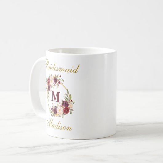 Burgunderblumengoldbrautjungfern-Monogramm Kaffeetasse (Vorderseite Links)