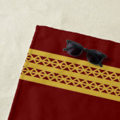 Burgundred mit Gold Monogram & Diamond Muster Strandtuch (Beispiel)