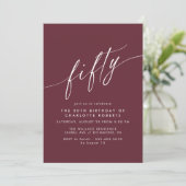 Burgundrot | Elegantes Script Maroon 50. Geburtsta Einladung (Stehend Vorderseite)