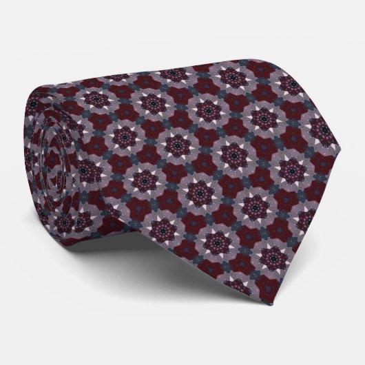 Burgundy and Gray Quilt Print Neck Tie Krawatte (Gerollt)