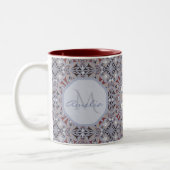Burgundy and Grey Elegant Pattern Personalised Zweifarbige Tasse (Links)