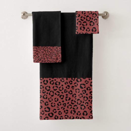 Burgundy Animal Print Badhandtuch Set (Insitu)