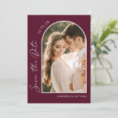 Burgundy Arch Foto Wedding Save The Date (Stehend Vorderseite)