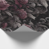 Burgundy Black Floral Geschenkpapier (Ecke)