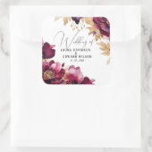 Burgundy Bliss: Elegantes Blumenmuster in Win Quadratischer Aufkleber (Tasche)