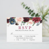 Burgundy Bloom Blush Blue Floral Wedding RSVP Karte (Stehend Vorderseite)