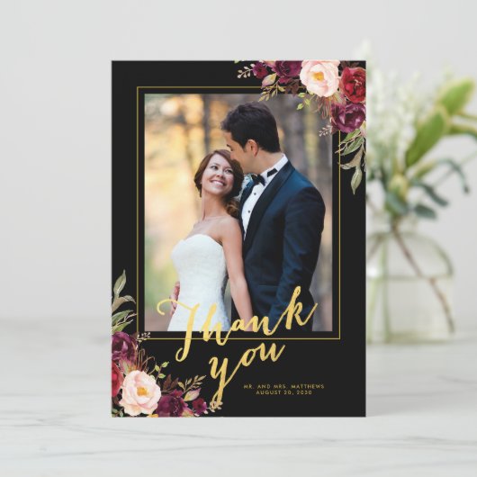 Burgundy Bloral Black Script Hochzeitsfest Foto Dankeskarte (Stehend Vorderseite)