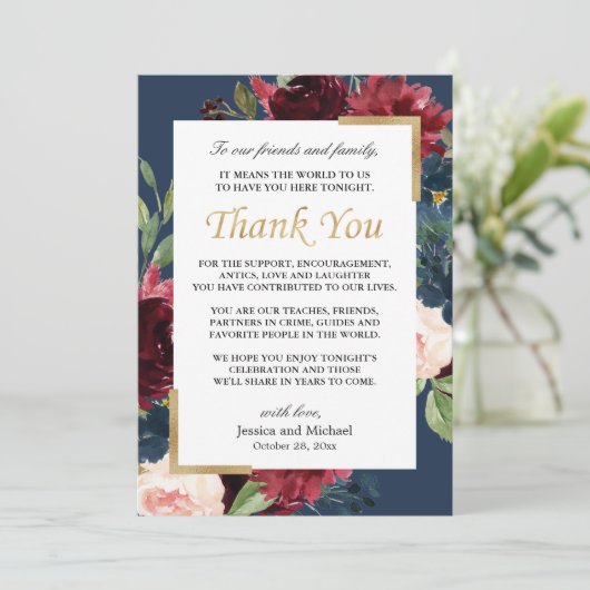 Burgundy Bloral Navy Blauer Hochzeitsplatz Dankeskarte (Stehend Vorderseite)