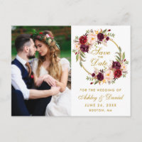 Burgundy Blumenschreath Gold Save the Date Foto