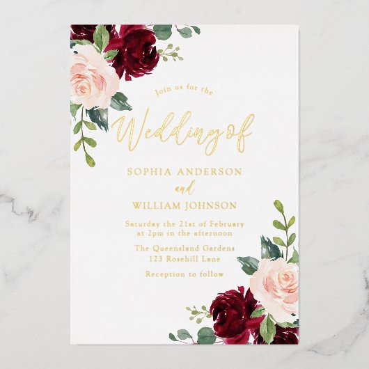 Burgundy & Blush Bloral Gold Foil Text Wedding Folieneinladung (Vorderseite)