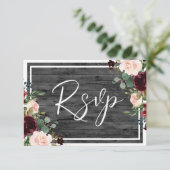 Burgundy & Blush Blume Holzkohle Hochzeit RSVP Karte (Stehend Vorderseite)