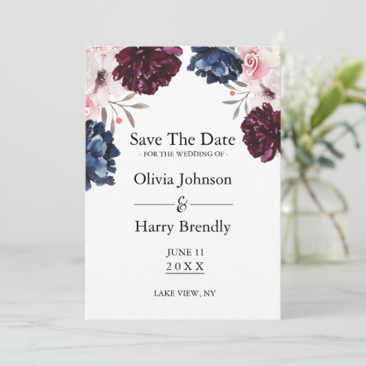 Burgundy Blush Elegante Blumen Save the Date (Stehend Vorderseite)
