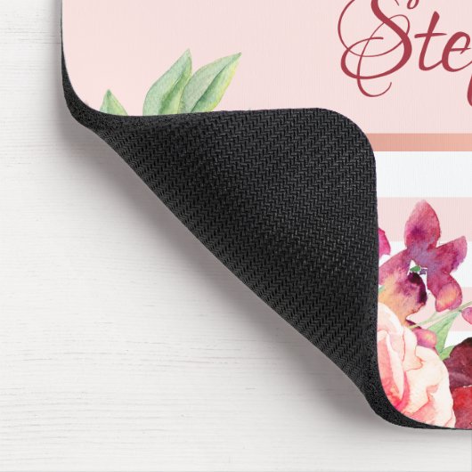 Burgundy Blush Floral Stripes Monogramm Name Mousepad (Ecke)