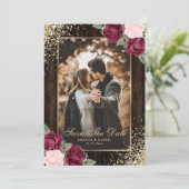 Burgundy Blush Gold Wood Floral Wedding Foto Save The Date (Stehend Vorderseite)