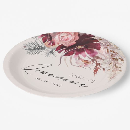 Burgundy Blush Pampas Grass Quinceanera Pappteller (Schrägansicht)