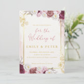 Burgundy Blush Pink Floral Gold Border Wedding Einladung (Stehend Vorderseite)