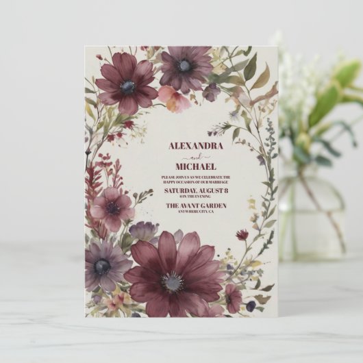 Burgundy Boho Fall Floral Wedding Einladung (Stehend Vorderseite)