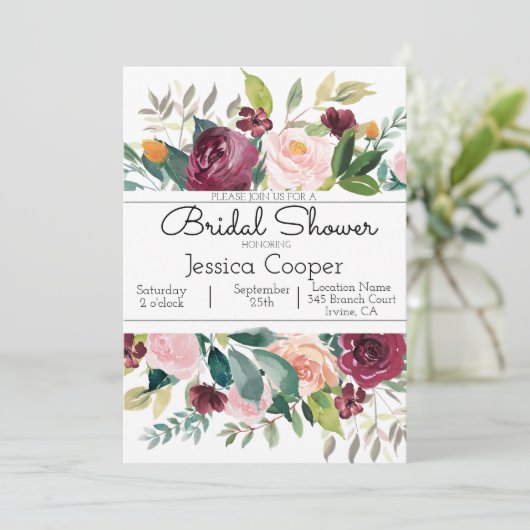 Burgundy Bouquet Bridal Dusche Einladung (Stehend Vorderseite)