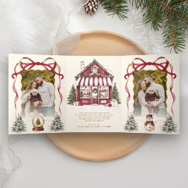 Burgundy Coquette Bow Christmas Toy Store Foto Dreifach Gefaltete Urlaubskarte