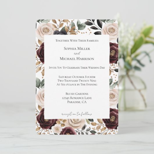Burgundy Cream Floral Wedding Einladung (Stehend Vorderseite)