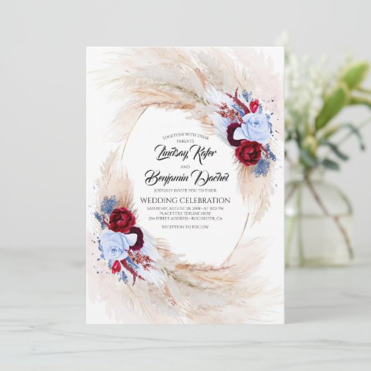 Burgundy & Dusty Blue Floral Pampas Grass Wedding Einladung (Stehend Vorderseite)