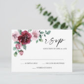 Burgundy & Dusty Rose Bloral Wedding RSVP Card (Stehend Vorderseite)