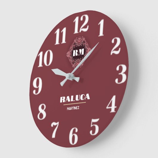 Burgundy Elegance Custom name Große Wanduhr (Winkel)