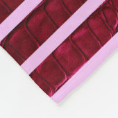 Burgundy Exotic Faux Snake Leather Linear Stripe Fleecedecke (Ecke)